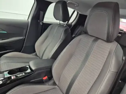 Photo 8 Peugeot 208  Electrique 50 kWh 136ch