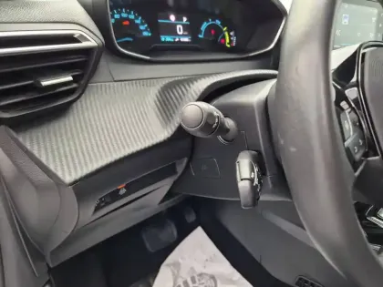 Photo 22 Peugeot 208  Electrique 50 kWh 136ch