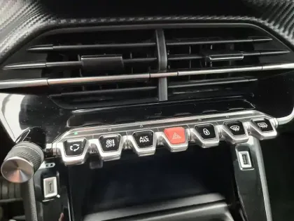 Photo 14 Peugeot 208  Electrique 50 kWh 136ch