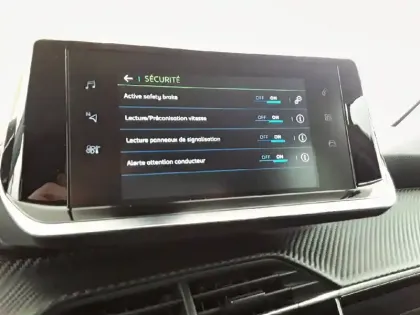 Photo 37 Peugeot 208  Electrique 50 kWh 136ch