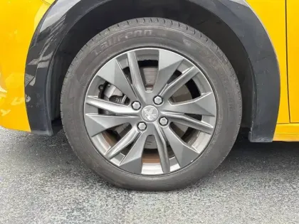 Photo 12 Peugeot 208  Electrique 50 kWh 136ch