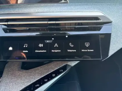 Photo 17 Peugeot 3008  Hybrid 136 e-DCS6