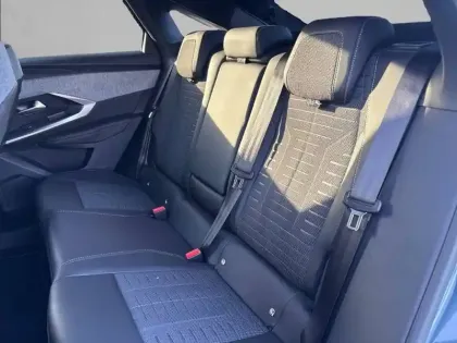 Photo 35 Peugeot 3008  Hybrid 136 e-DCS6