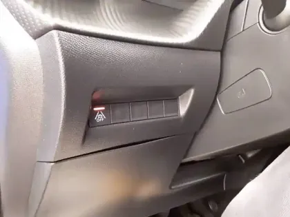 Photo 23 Peugeot 2008  Electrique 136 ch