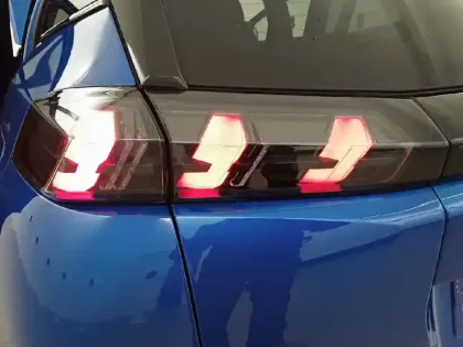 Photo 16 Peugeot 2008  Electrique 136 ch