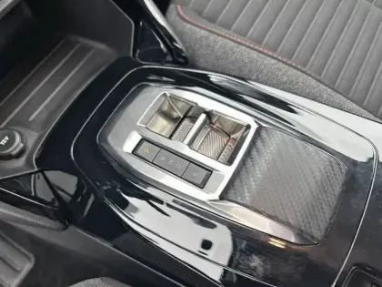 Photo 13 Peugeot 208  Electrique 50 kWh 136ch