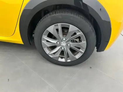 Photo 12 Peugeot 208  Electrique 50 kWh 136ch