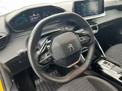 Photo 8 Peugeot 208  Electrique 50 kWh 136ch