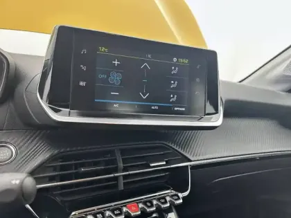 Photo 19 Peugeot 208  Electrique 50 kWh 136ch