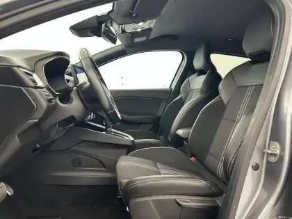 Photo 8 Renault Clio  E-Tech full hybrid 145