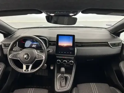 Photo 25 Renault Clio  E-Tech full hybrid 145