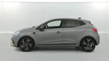 Photo 1 Renault Clio  E-Tech full hybrid 145