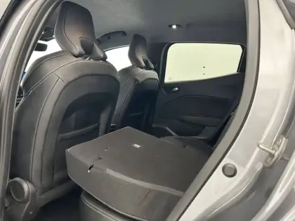 Photo 26 Renault Clio  E-Tech full hybrid 145