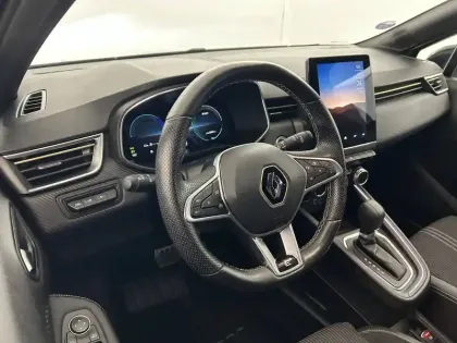 Photo 9 Renault Clio  E-Tech full hybrid 145