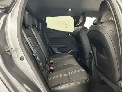 Photo 15 Renault Clio  E-Tech full hybrid 145