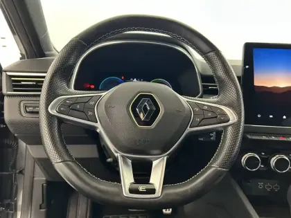 Photo 14 Renault Clio  E-Tech full hybrid 145