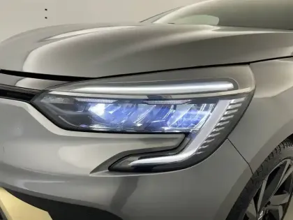 Photo 20 Renault Clio  E-Tech full hybrid 145