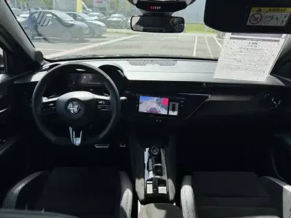 Photo 17 Alfa Romeo Junior  1.2 Ibrida 145 ch eDCT6