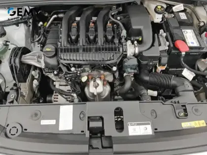 Photo 33 Peugeot 208  PureTech 75 S&S BVM5