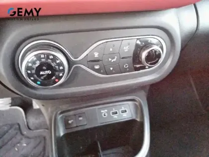 Photo 13 Renault Twingo  III TCe 95