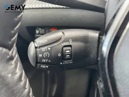 Photo 16 Peugeot 208  PureTech 100 S&S BVM6