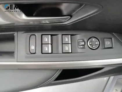 Photo 12 Peugeot 5008  Hybrid 145 e-DCS6