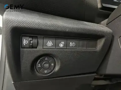 Photo 12 Citroën C4 e- 136 ch Automatique