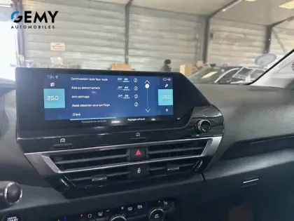 Photo 14 Citroën C4 e- 136 ch Automatique