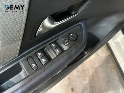 Photo 30 Citroën C4 e- 136 ch Automatique