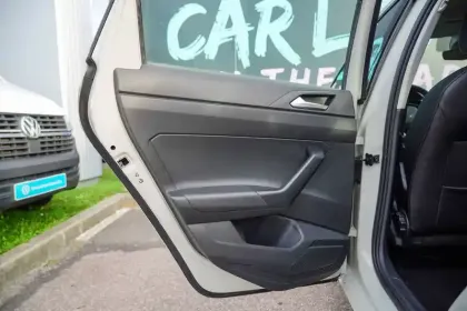 Photo 18 Volkswagen Polo  1.0 TSI 110 S&S DSG7