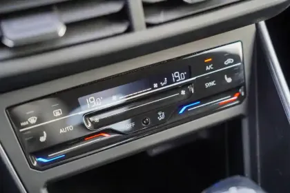 Photo 26 Volkswagen Polo  1.0 TSI 110 S&S DSG7