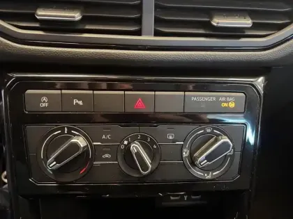 Photo 27 Volkswagen T-cross  1.0 TSI 95 Start/Stop BVM5