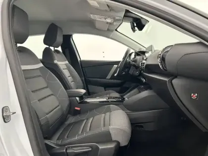 Photo 89 Citroën C4  Hybride 136 e-DCS6
