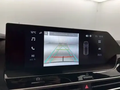 Photo 33 Citroën C4  Hybride 136 e-DCS6