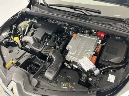 Photo 21 Renault Captur  E-Tech full hybrid 145