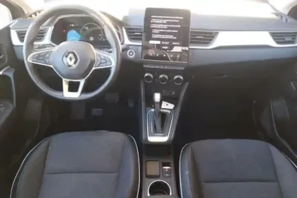 Photo 8 Renault Captur  E-Tech full hybrid 145