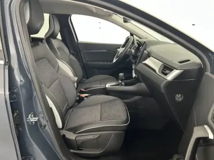 Photo 13 Renault Captur  E-Tech full hybrid 145