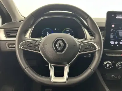 Photo 14 Renault Captur  E-Tech full hybrid 145