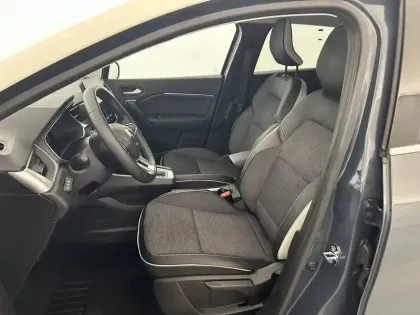 Photo 9 Renault Captur  E-Tech full hybrid 145