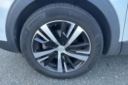 Photo 8 Peugeot 5008  PureTech 130ch S&S EAT8