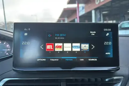 Photo 25 Peugeot 5008  PureTech 130ch S&S EAT8