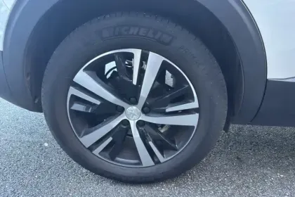 Photo 10 Peugeot 5008  PureTech 130ch S&S EAT8