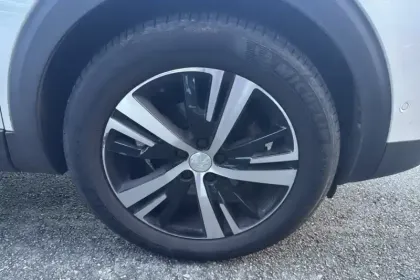 Photo 9 Peugeot 5008  PureTech 130ch S&S EAT8