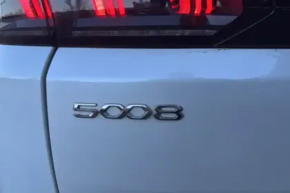 Photo 13 Peugeot 5008  PureTech 130ch S&S EAT8