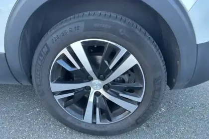 Photo 11 Peugeot 5008  PureTech 130ch S&S EAT8