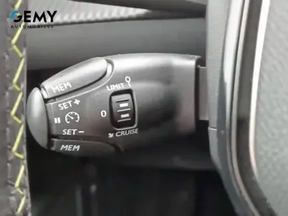 Photo 14 Peugeot 208  Electrique 50 kWh 136ch