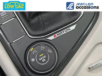 Photo 18 Volkswagen Tiguan  2.0 TDI 200ch DSG7 4Motion