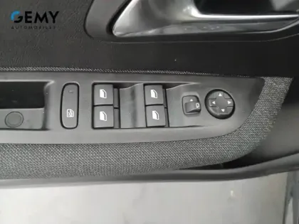 Photo 11 Peugeot 208  Hybrid 110 e-DCS6