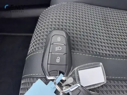 Photo 13 Peugeot 2008  Electrique 136 ch