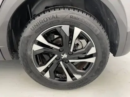 Photo 41 Peugeot 2008  PureTech 130 S&S BVM6